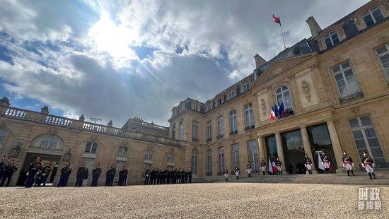 △中法欧领导人三方会晤在巴黎爱丽舍宫举行。（总台央视记者张洛嘉拍摄）