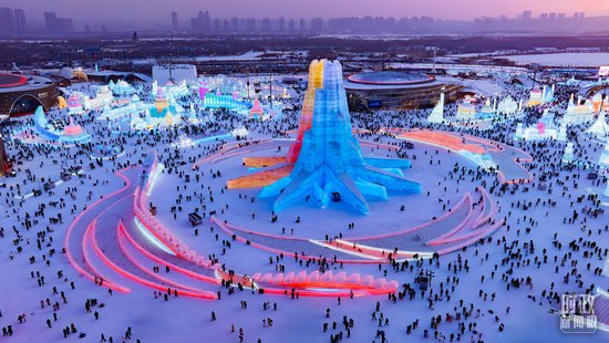 △哈尔滨冰雪大世界。（总台记者邵冲拍摄）