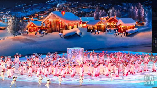  △哈尔滨亚冬会开幕式现场。（总台央视记者段德文、张垚拍摄）