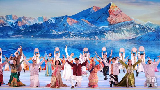  △哈尔滨亚冬会开幕式现场。（总台央视记者魏帮军拍摄）