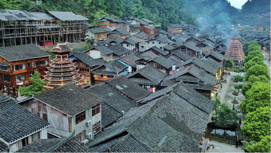  黎平县肇兴侗寨内的鼓楼。