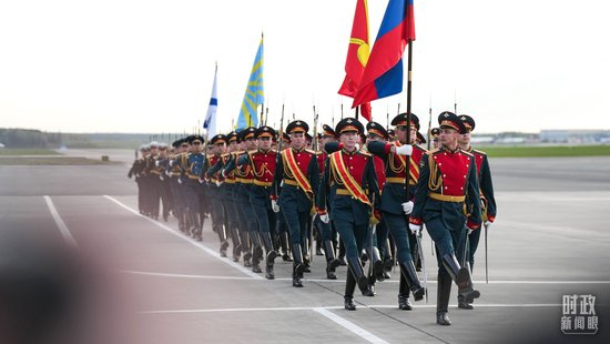  △仪仗队分列式。（总台记者李晋拍摄）