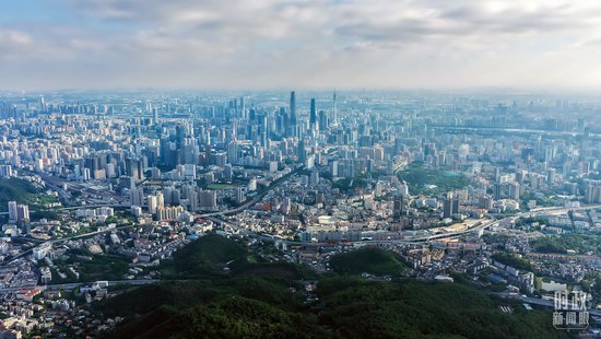  △广州市。（总台记者郑澍拍摄）