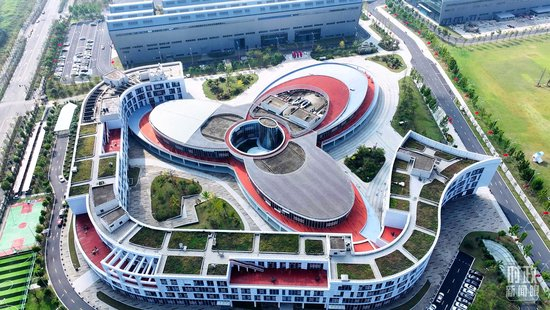△位于合肥未来大科学城的聚变堆主机关键系统综合研究设施园区。(总台记者陈志猛拍摄)