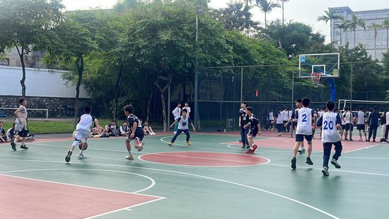 2026年5月，广东省广州天省实验学校初一年级举办篮球比赛。（受访者供图）