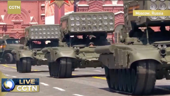  TOS-1A重型喷火坦克。/CGTN直播截图