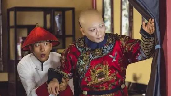  ·新版《鹿鼎记》中的韦小宝和海大富。