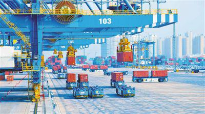 山东港口青岛港全自动化集装箱码头。山东港口集团供图