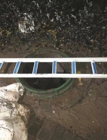 事发窨井。&nbsp;&nbsp;&nbsp;&nbsp;受访者供图