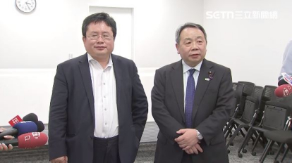 石平（右）、矢板明夫