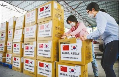 中国驻韩国大使邢海明去年5月表示，“中韩合作抗疫为全球树立了典范”。来源：人民视觉