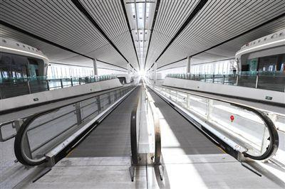 6月22日，大兴机场电梯设备配备了先进的安全防护措施。