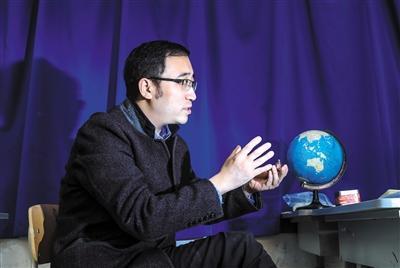 李永乐 1983年生于吉林,科普视频网红博主,人大附中物理老师。