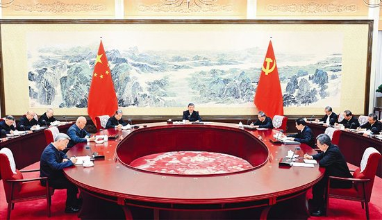 2025年12月25日至26日，中共中央政治局召开民主生活会，中共中央总书记习近平主持会议并发表重要讲话。新华社记者 谢环驰/摄
