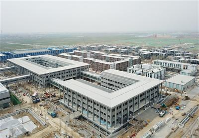 3月27日，雄安新区容城县，市民服务中心施工现场。近日，雄安市民服务中心主体结构全部完工，未来将承担政务服务、企业办公等功能。新华社记者 朱旭东 摄