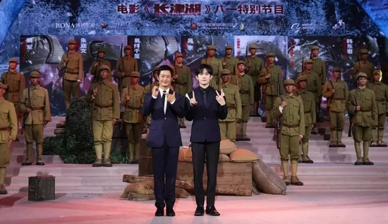 《长津湖》主演吴京和易烊千玺 图片来源：博纳影业供图