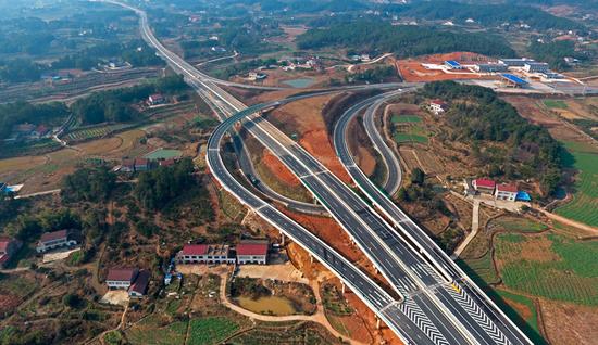  湖南安慈高速公路 图片来源：中国铁建官网