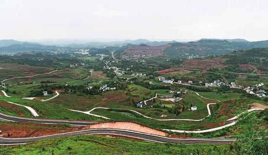 　　在南充市牛肚坝，有7786.57亩土地被确权为国有河滩地，但未进行过征地、供地以及开发建设。图/南充市自然资源和规划局