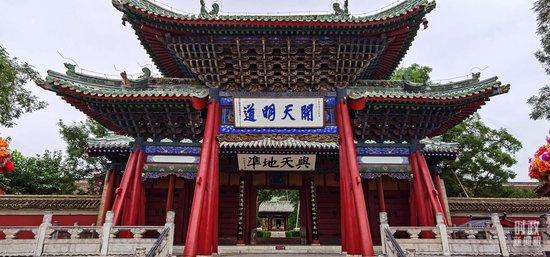  △伏羲庙建于明成化十九年（1483年），后经不断修缮和扩建，目前总占地面积达到3万平方米。（总台央视记者郭鸿拍摄）