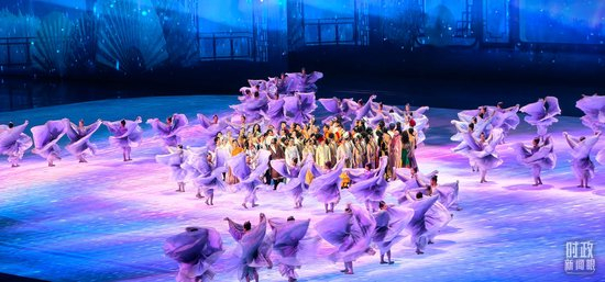  △哈尔滨亚冬会开幕式现场。（总台央视记者王子杭拍摄）