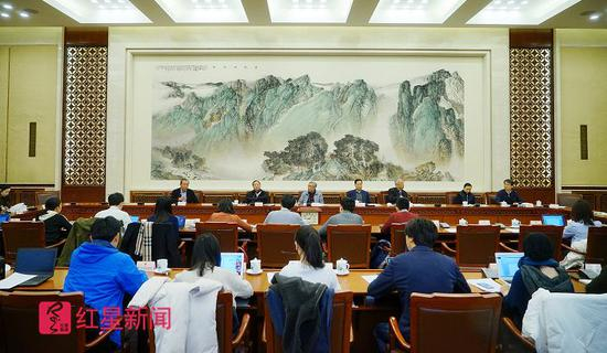 　　▲杨景宇、胡康生、乔晓阳、张春生分享改革开放四十年来亲历的立法故事，图为活动现场。图片来源：红星新闻