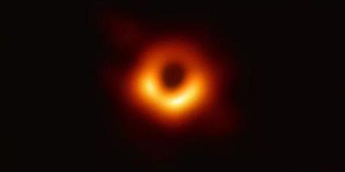 首张黑洞照片问世 地球会被黑洞吞噬吗?