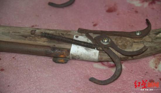 △&nbsp;朱某贵已上膛的火药枪之二。
