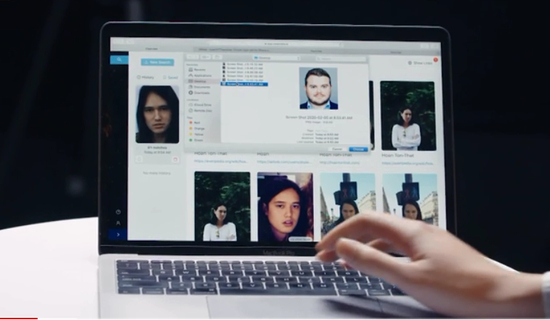 ·尊室宏现场演示软件操作。