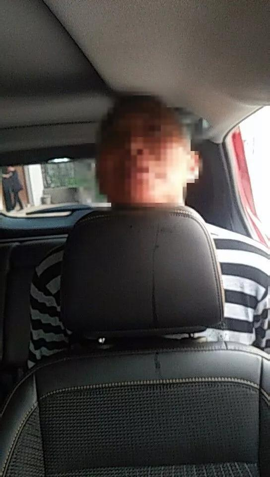 家属演示当时的情景↑↑↑