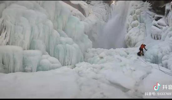  搜救现场视频截图