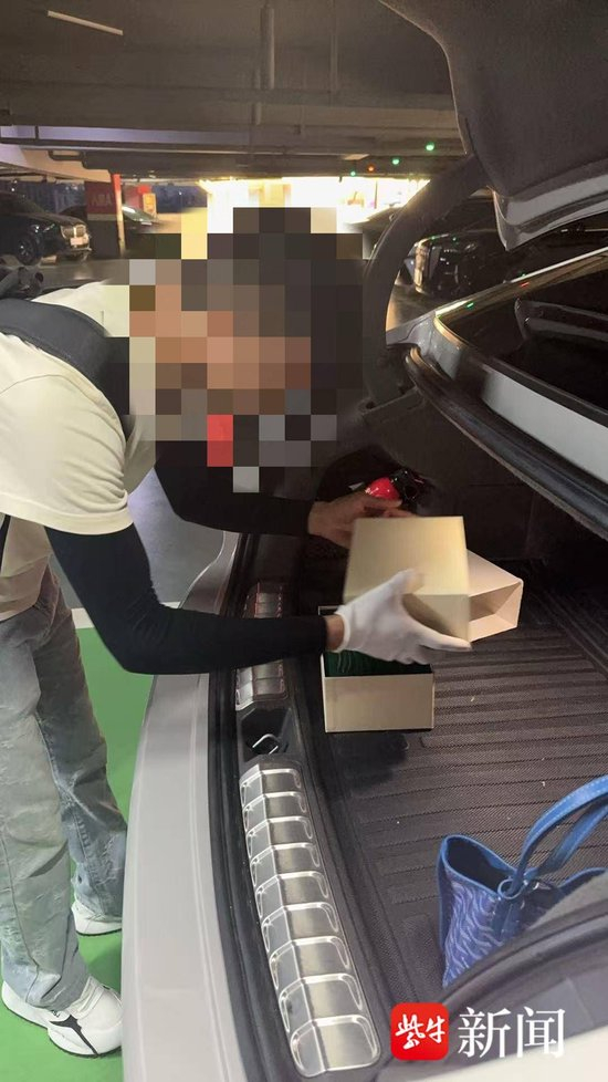 　图为验表师在验表