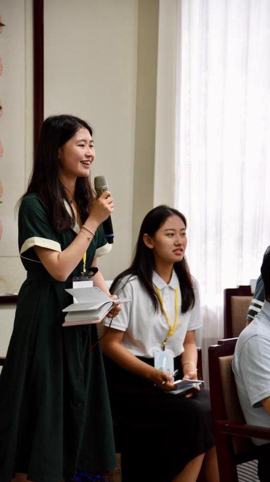  7月17日下午，大陆高校学生在交流座谈会上发言。新华社记者 王承昊 摄