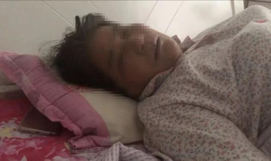 奶奶郭芳今年确诊直肠癌并做了手术。新京报记者徐天鹤摄