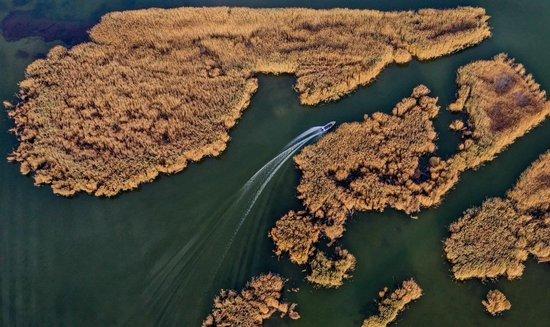  这是2020年10月27日拍摄的乌梁素海（无人机照片）。