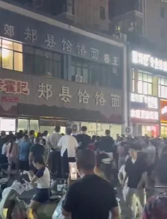 △8月18日，面店门口现状