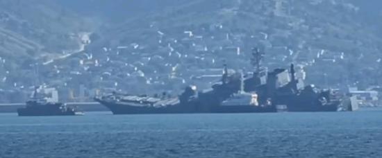 遇襲後被重創的俄軍登陸艦