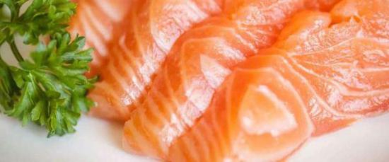 “淡水三文鱼”电商在售：只字不提“虹鳟”，仍推荐生吃[点击图片查看详情]