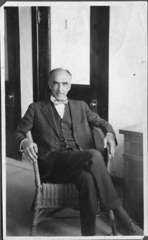 （图：司徒雷登。）&nbsp;离开生活了45年的中国，司徒雷登，生前再没有踏上中国的土地。