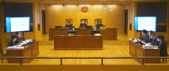 图为“现在开庭”全媒体直播庭审现场。夏佳超 摄