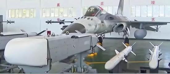 台湾地区展示“万剑”导弹。