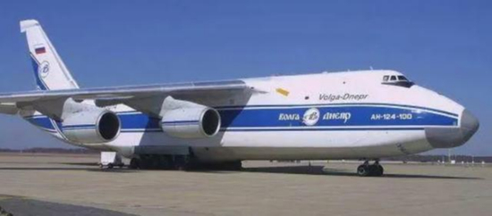 俄罗斯伏尔加-第聂伯航空的安-124飞机