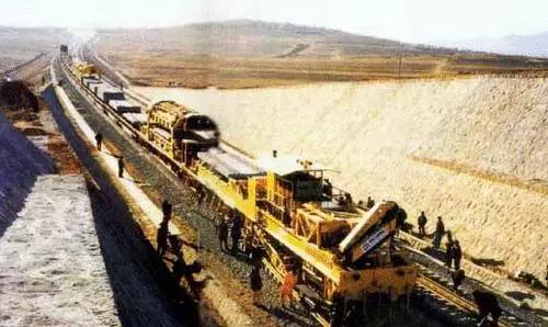  秦沈客运专线施工现场