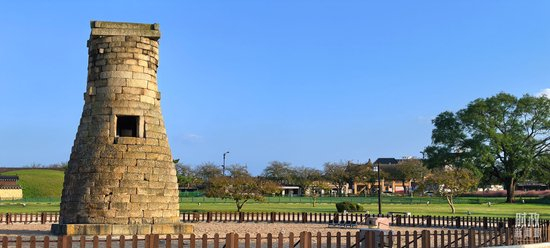 △庆州地标性古迹瞻星台。(总台央视记者陈汉章拍摄)