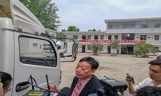 　舆论漩涡中的庞青年。摄影：翟星理