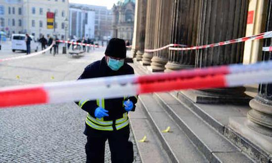 &nbsp;德累斯顿警方正在调查小偷如何闯入博物馆的