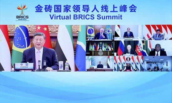 9月8日晚,国家主席习近平出席金砖国家领导人线上峰会,并发表题为《团结合作 砥砺前行》的重要讲话。新华社记者 刘彬 摄