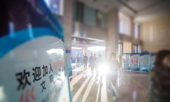  ▲全军首次面向社会公开招考文职人员面试现场。资料图