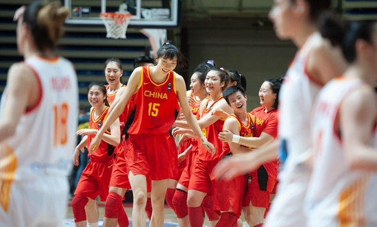 （东京奥运落选赛 中国女篮险胜西班牙 以全胜战绩进军奥运会）