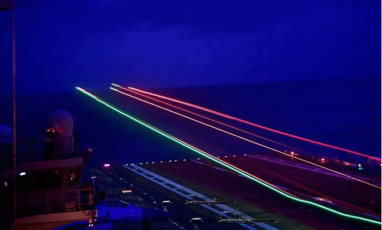  近日，“山东”号航母南海实战化训练