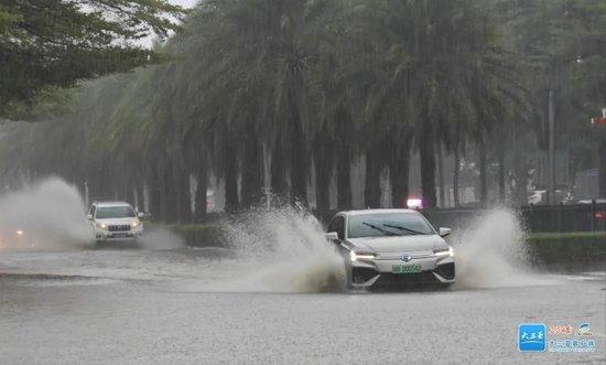 四川“黄龙景区因高反每年死亡20人”？官方：导游为推销...